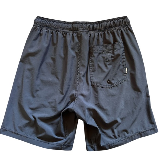 Vuori Shorts Deep Charcoal with Gray Core Liner 7” Inseam - Picture 2 of 6